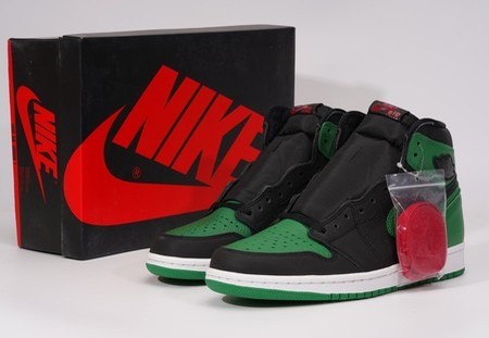 Air Jordan 1 High OG "Pine Green" SIZE: 40-47.5