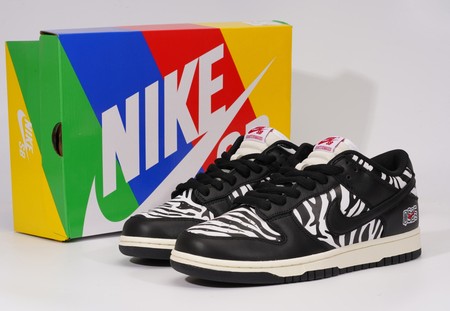 Quartersnacks x NK SB Dunk Low "Zebra" SIZE: 36-47.5