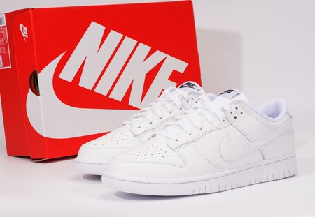 NK Dunk Low "Trple White" SIZE: 36-46